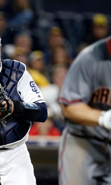 Richard, backed by two homers, pitches Padres past D'backs (Apr 20, 2017)
